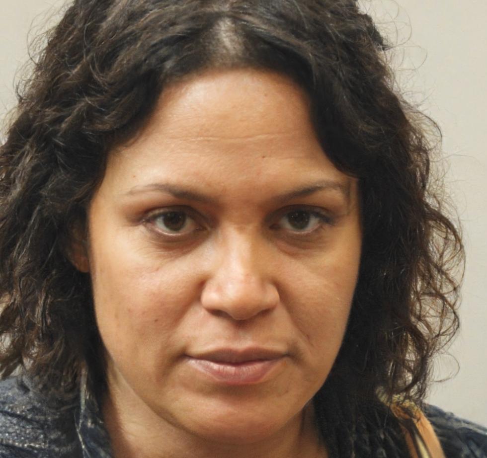 Sarah Martinez, Finanzanalystin